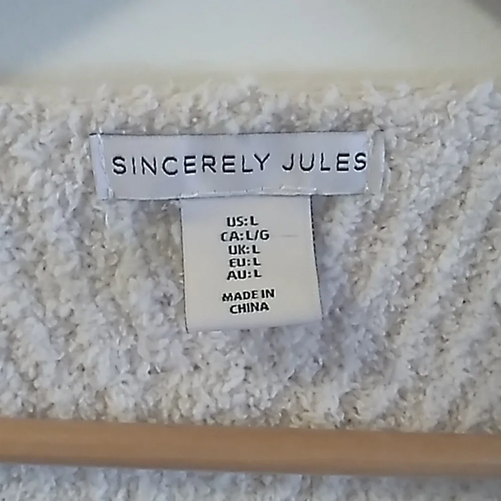 Sincerely Jules Teddy Bear V-Neck Sweater Large - Picture 3 of 6